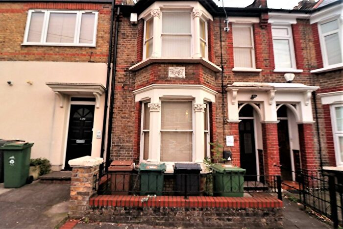 1 Bedroom Flat To Rent In Cavendish Road, Highams Park, E4