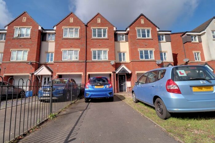 4 Bedroom Property To Rent In Friars Terrace, Stafford, ST17