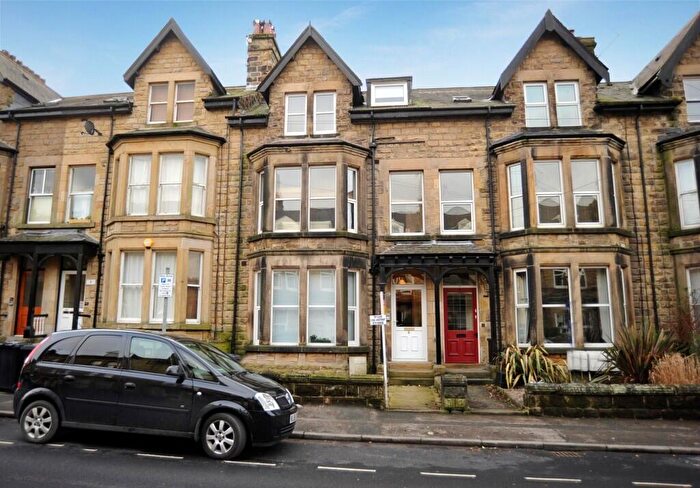 2 Bedroom Flat For Sale In Hyde Park Road, Harrogate, HG1