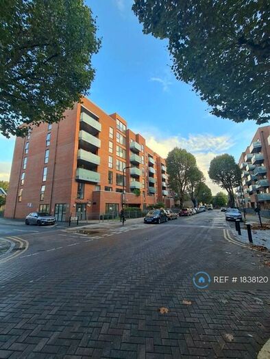 1 Bedroom Flat To Rent In Bathurst Square, London, N15