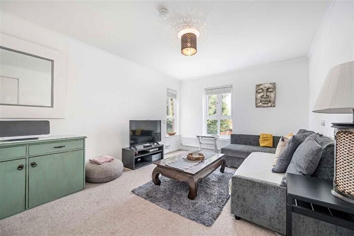 1 Bedroom Flat For Sale In Wheatsheaf Lane, London, SW6