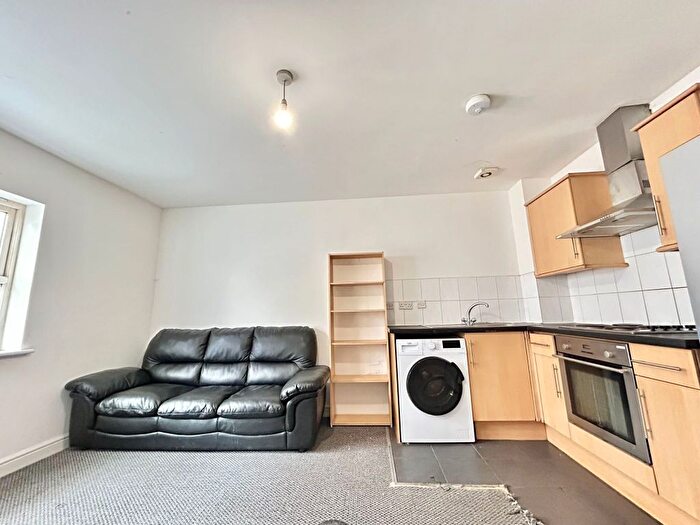 3 Bedroom Flat To Rent In Far Gosford Street, Coventry, CV1