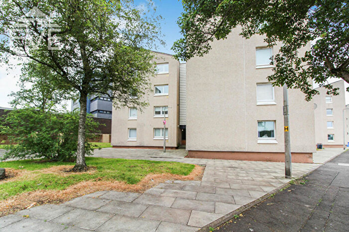 3 Bedroom Maisonette To Rent In Arran Place, Clydebank, G81
