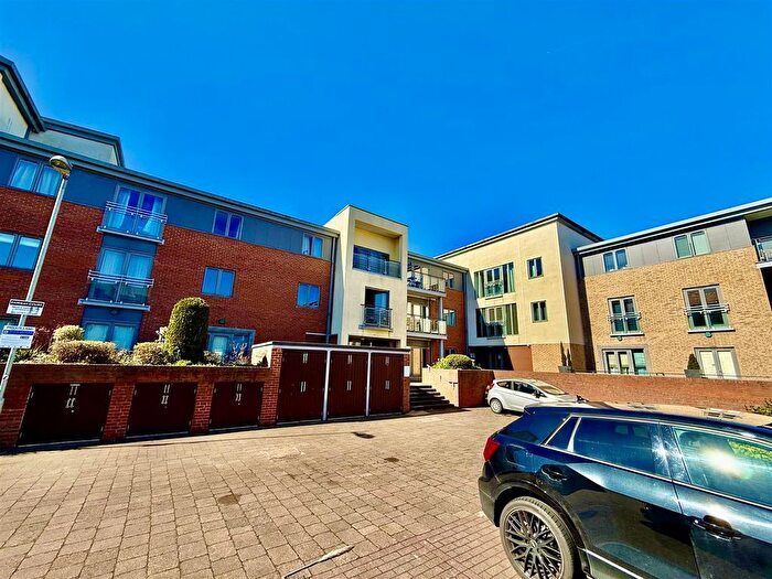 2 Bedroom Flat For Sale In Fletcher Road, Gateshead, NE8