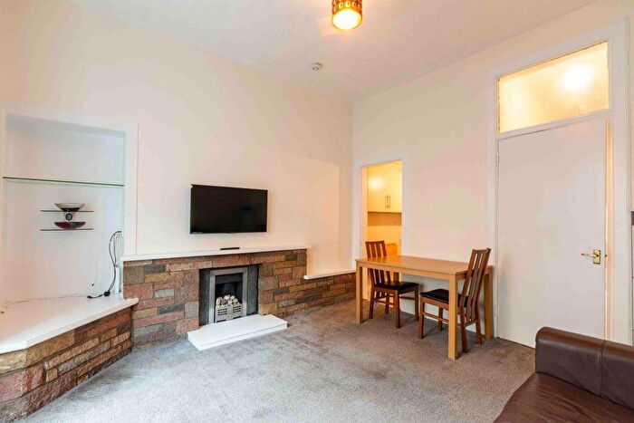 1 Bedroom Flat To Rent In L Caledonian Place, Edinburgh, EH11