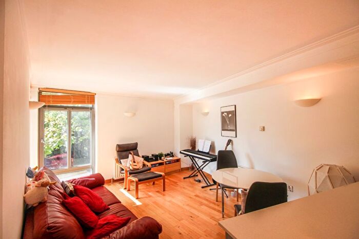 2 Bedroom Flat To Rent In Cubitt Street, London, WC1X