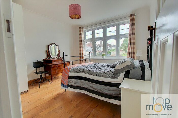 Detached House To Rent In Southern Avenue, London, SE25