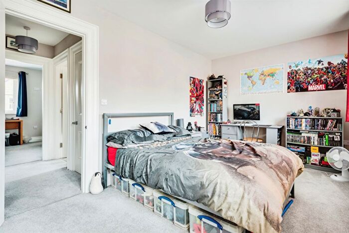 2 Bedroom Semi-Detached House For Sale In Linden Gardens, Carterton, OX18
