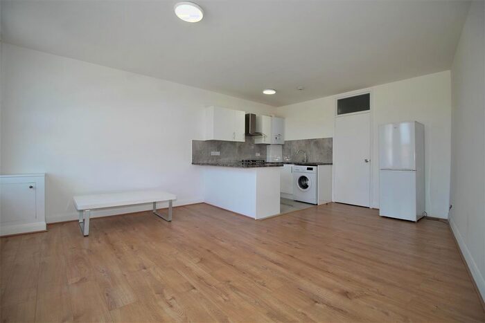 1 Bedroom Flat To Rent In Cricklewood Broadway, London, NW2