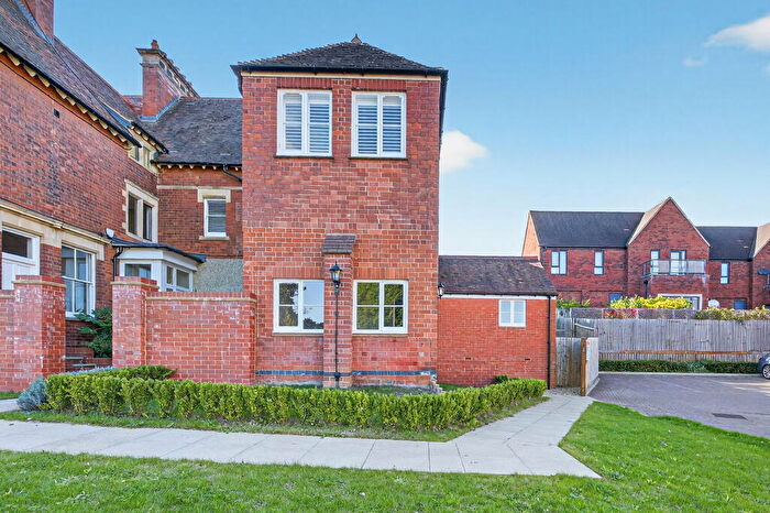 2 Bedroom Apartment For Sale In Hall Lane, Kettering, NN15