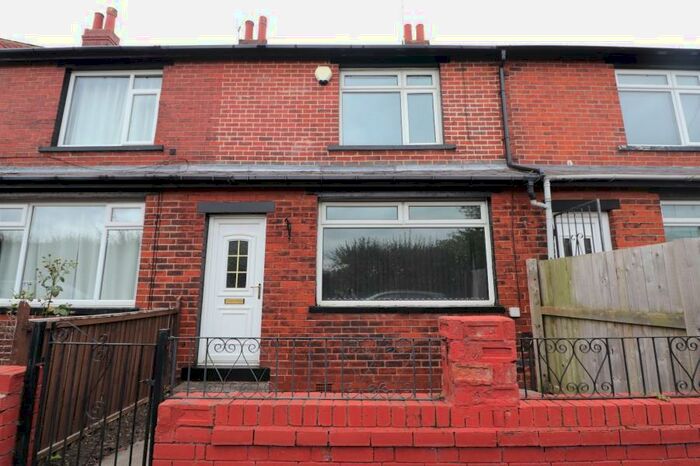 2 Bedroom Apartment To Rent In Congress Mount, LS12