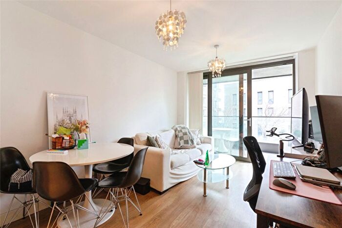 1 Bedroom Flat To Rent In Connaught Heights, Connaught Heights, Agnes George Walk, E16