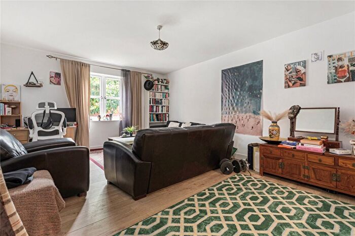 1 Bedroom Flat To Rent In Dove Road, Islington, N1