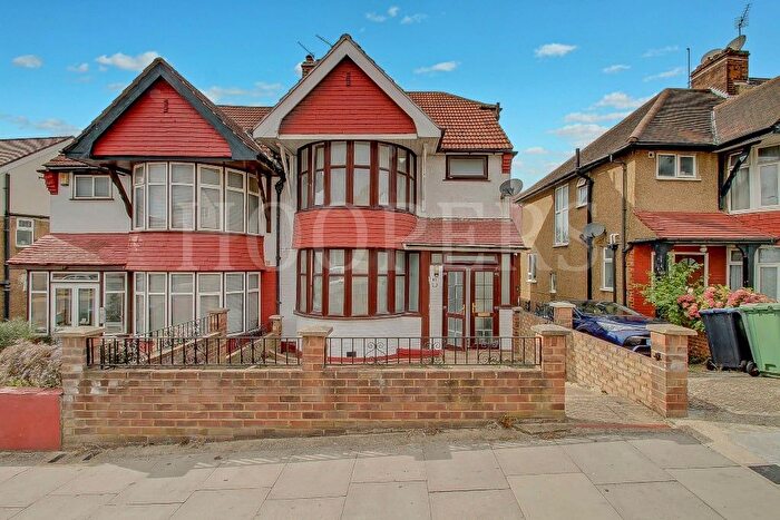 4 Bedroom Semi-Detached House For Sale In Tanfield Avenue, London, NW2