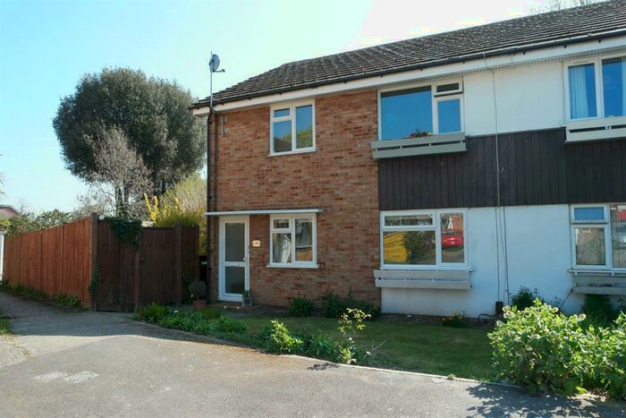 2 Bedroom Maisonette To Rent In Harbex Close, Bexley, Kent, DA5