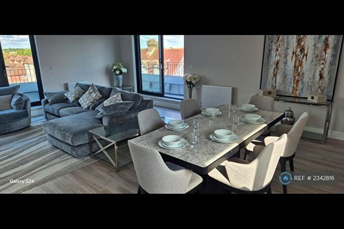 1 Bedroom Penthouse To Rent In Seoul House, New Malden, KT3