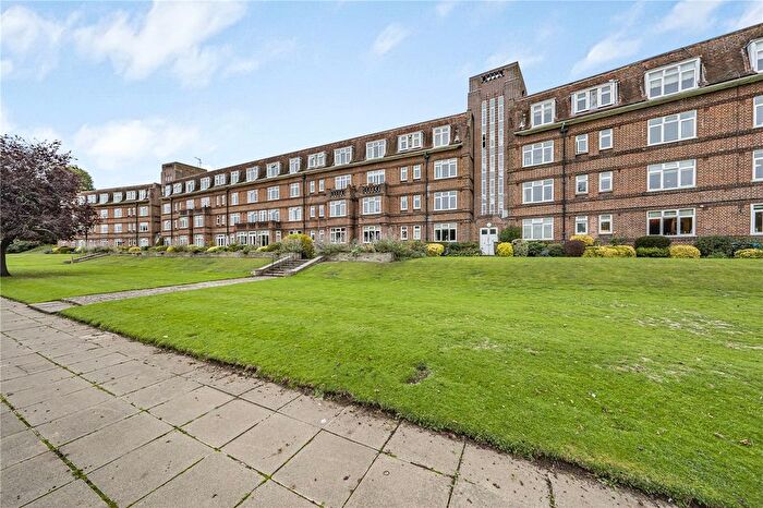 1 Bedroom Flat For Sale In Cross Deep, Twickenham, TW1