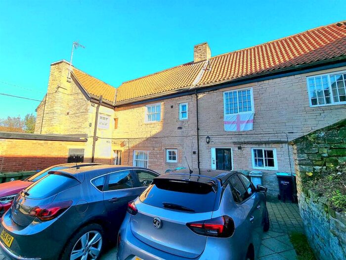 1 Bedroom Flat To Rent In School Yard, Mansfield Woodhouse, Mansfield, NG19