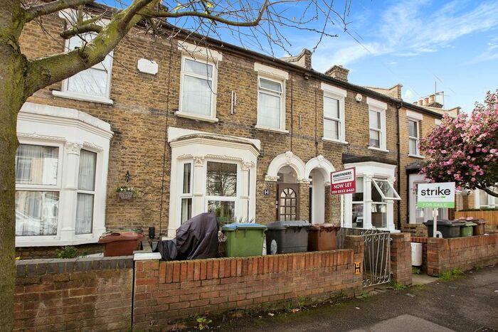 2 Bedroom Flat To Rent In Worsley Road, London, E11