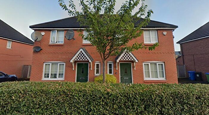 4 Bedroom Semi-Detached House To Rent In Blake Street, Rochdale, Greater Manchester, OL16