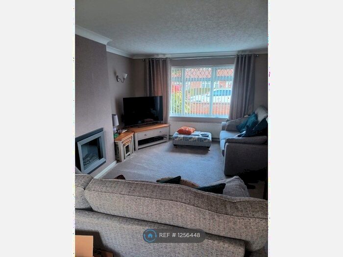 3 Bedroom Semi-Detached House To Rent In Westville Drive, Hucknall, NG15