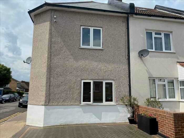 2 Bedroom Maisonette To Rent In Great Queen Street, Dartford, DA1