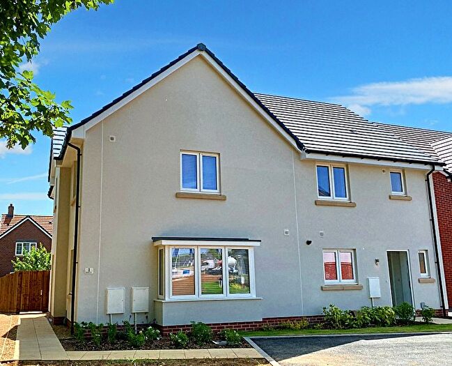 3 Bedroom Semi-Detached House To Rent In Whitby Close, Daventry, Northants, He., NN11