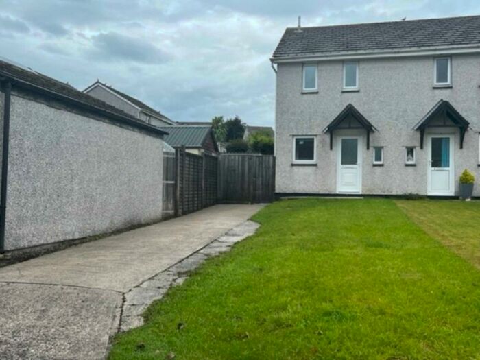 2 Bedroom End Of Terrace House To Rent In Elm Close, Callington, PL17