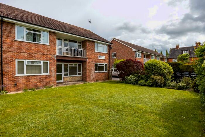 2 Bedroom Flat To Rent In Boundary Road, Newbury, RG14