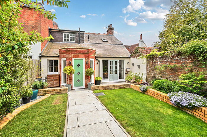2 Bedroom House For Sale In Wykeham Place, Fareham, Hampshire, PO16