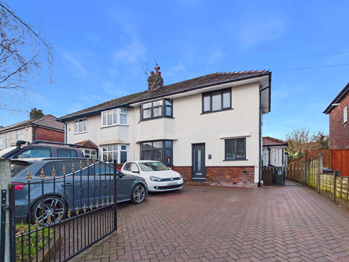 4 Bedroom Semi Detached House For Sale In Hayfield Road, Ormskirk, L39