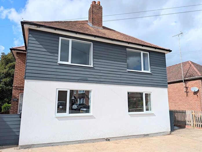 2 Bedroom Maisonette To Rent In Elm Grove, Horsham, RH13