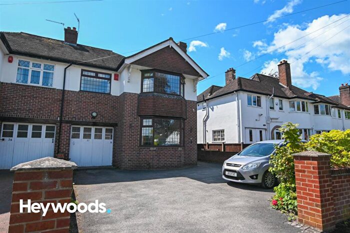 4 Bedroom Semi-Detached House To Rent In Dartmouth Avenue, Westlands, Newcastle, ST5