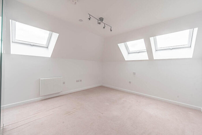 1 Bedroom Flat To Rent In Stanmore Hill, Stanmore, Stanmore, Stanmore, HA7