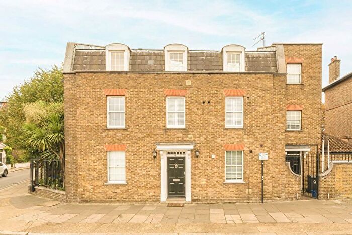 2 Bedroom Flat For Sale In Burlington Lane, Chiswick, W4