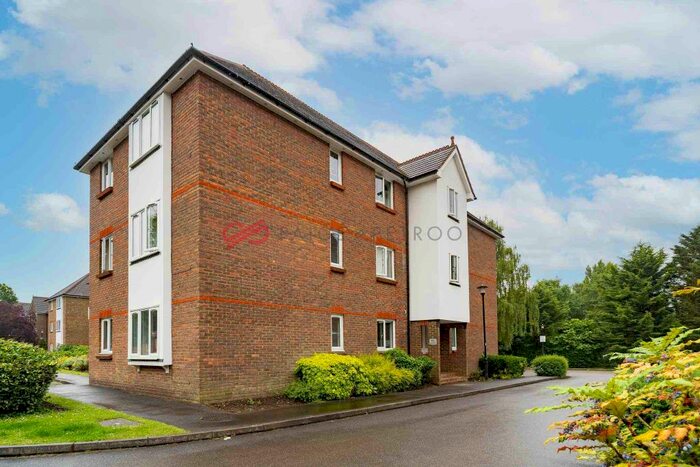 2 Bedroom Flat To Rent In Granville Place, Pinner, HA5