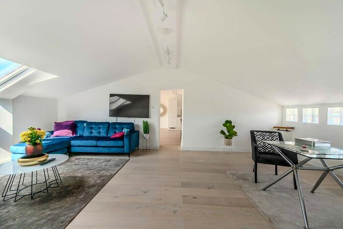 5 Bedroom Flat To Rent In Belgrave Road, Pimlico, London, SW1V