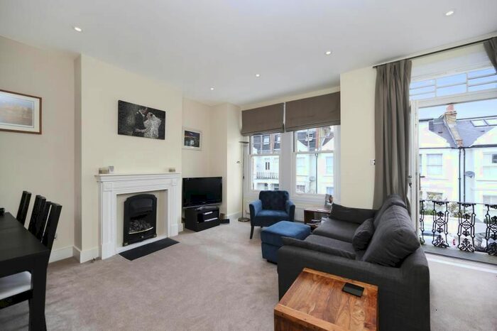 2 Bedroom Maisonette To Rent In Gowan Avenue, London, SW6