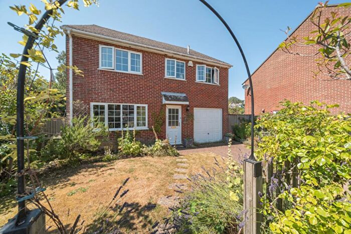 4 Bedroom Detached House For Sale In Water Farm, Elham, CT4