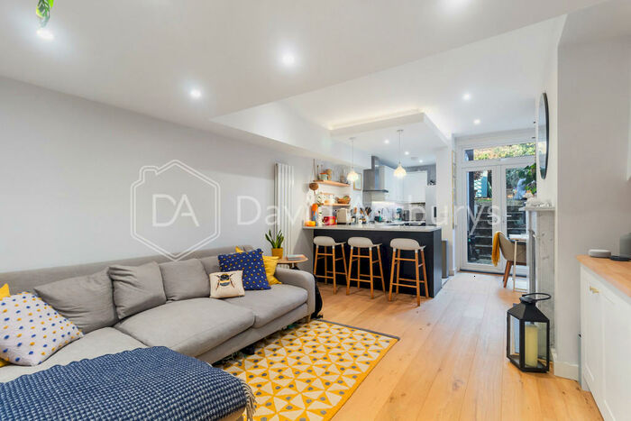 1 Bedroom Apartment To Rent In Fairfield Road, Crouch End, London, N8