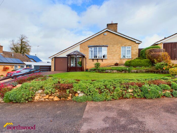 2 Bedroom Detached Bungalow For Sale In Danvers Road, Broughton, OX15