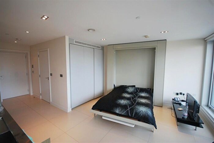Apartment To Rent In Bezier Apartments, City Road, Old Street, London, EC1Y