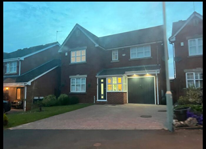 4 Bedroom House To Rent In Elmfield View, Dudley, DY1