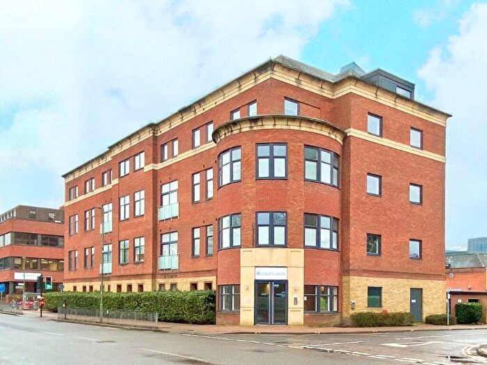 1 Bedroom Flat To Rent In Knoll Road, Camberley, Surrey, GU15