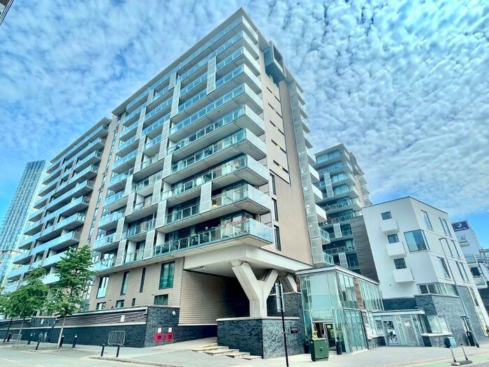 2 Bedroom Flat To Rent In Spectrum, Blackfriars Road, Manchester, Greater Manchester, M3