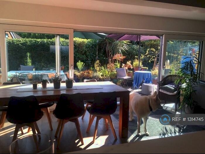 2 Bedroom Bungalow To Rent In Harding Way, Cambridge, CB4