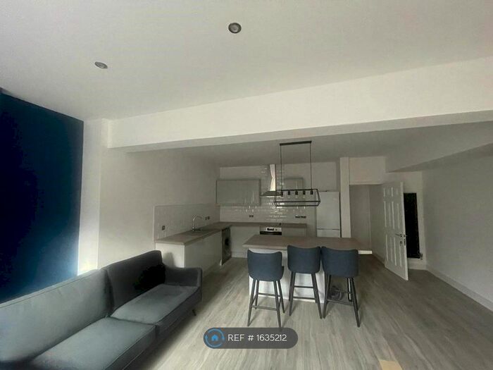 2 Bedroom Flat To Rent In Victoria Street, Crewe, CW1