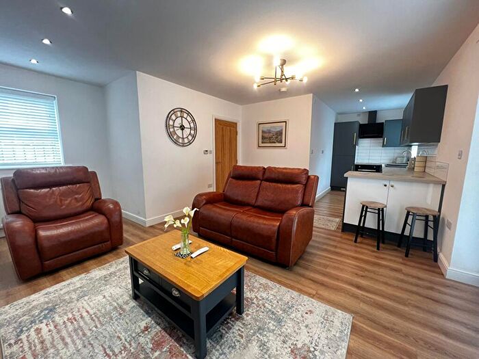 2 Bedroom Detached House To Rent In Clough Road, Sheffield, S1