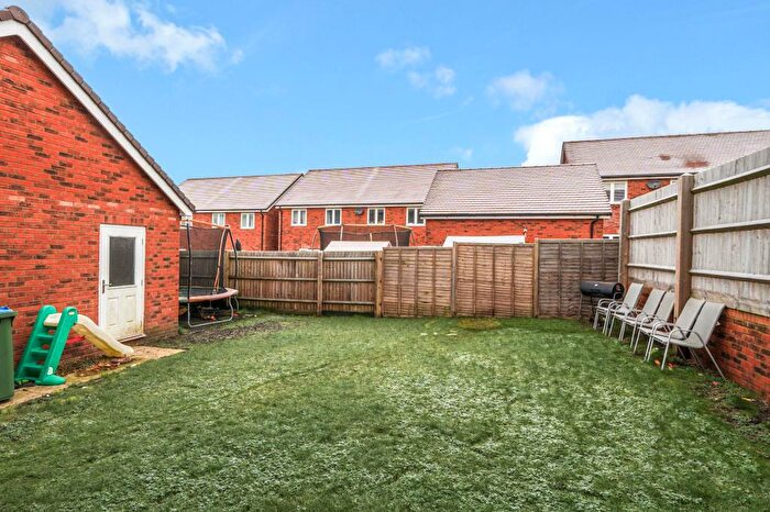 4 Bedroom Detached House For Sale In Stoches Close, Stoke Mandeville, HP22