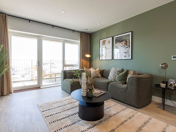 2 Bedroom Flat For Sale In Newmarket Road, Teversham, Cambridge, CB5